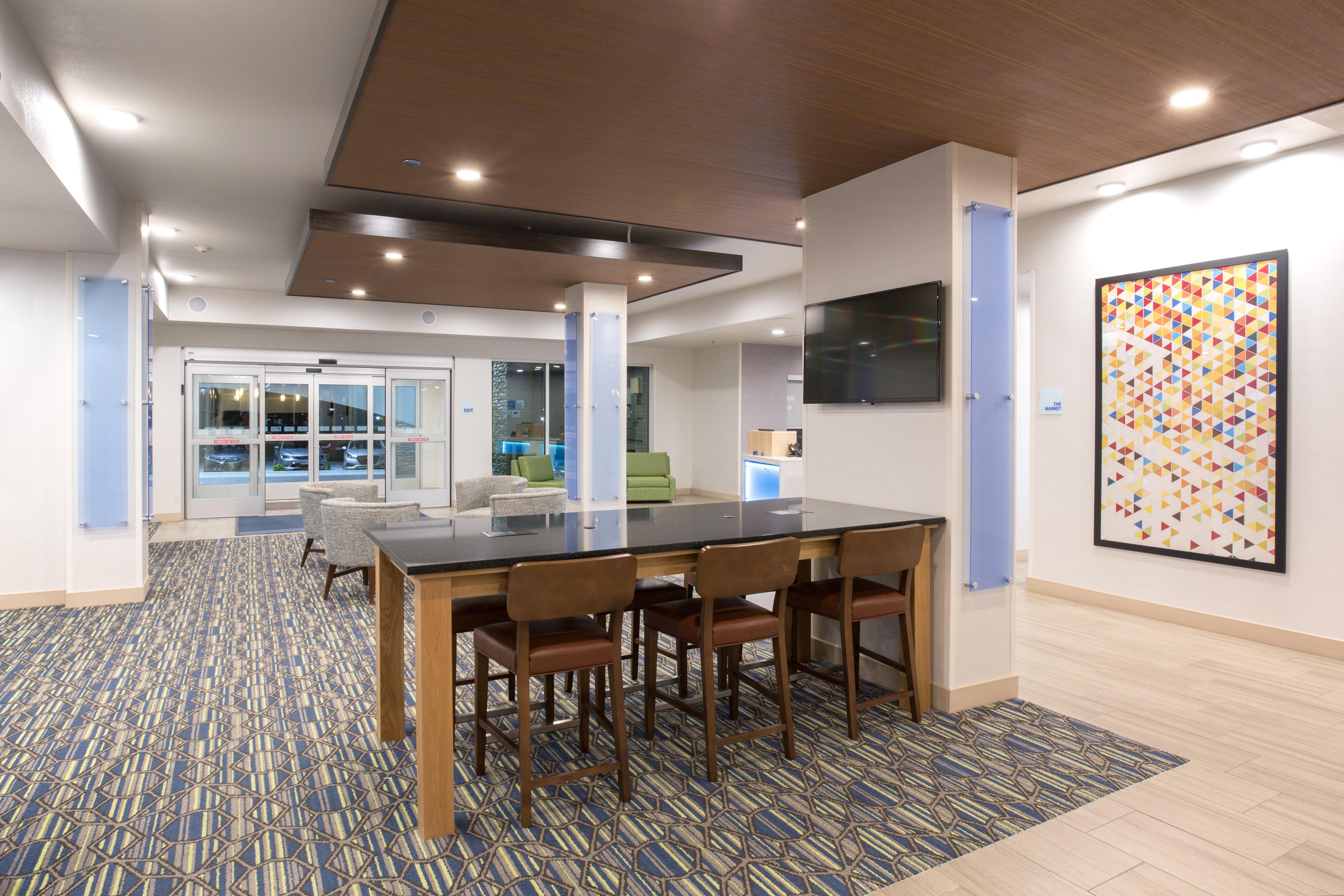 Holiday Inn Express & Suites Lincoln I - 80 By Ihg Exterior photo