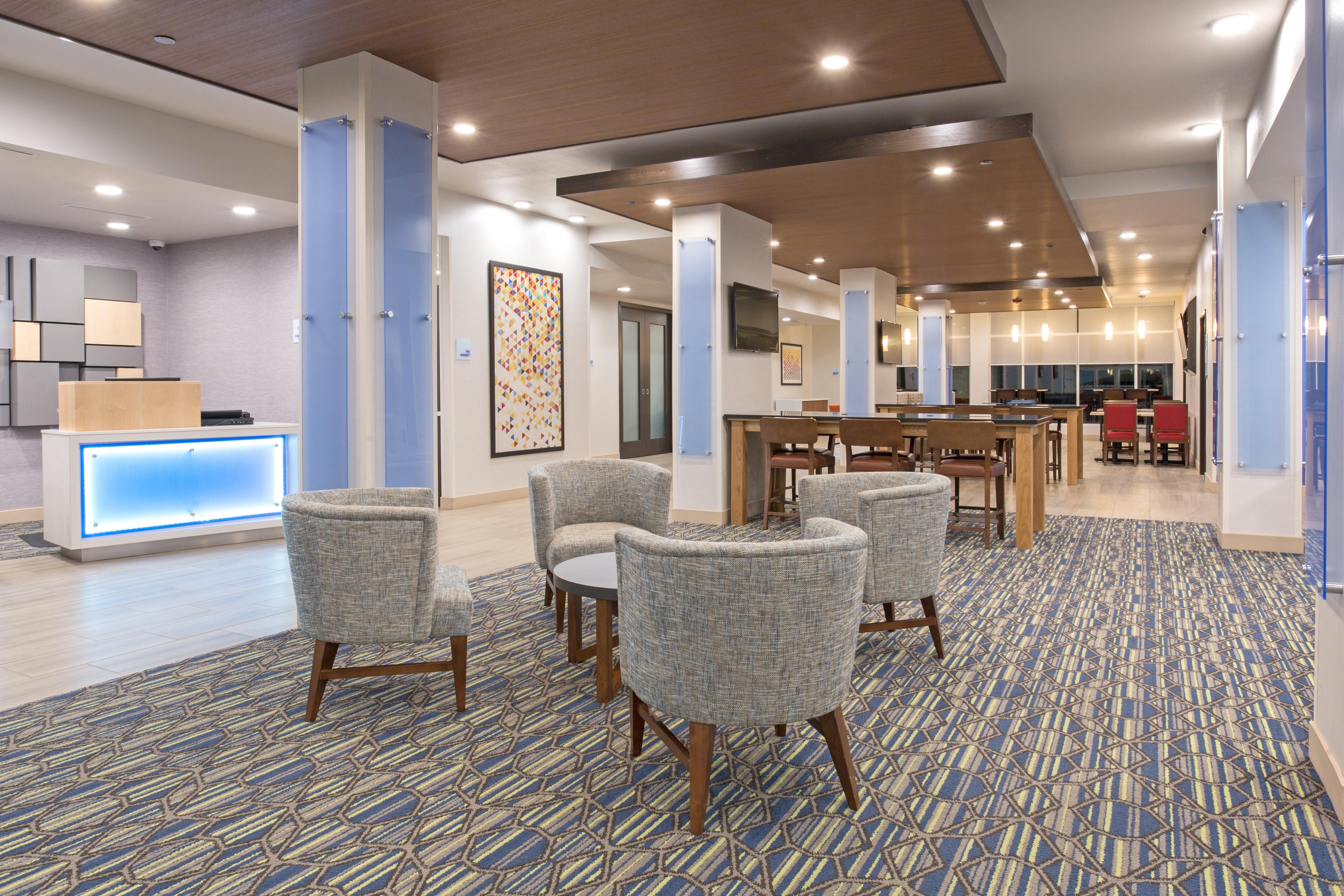 Holiday Inn Express & Suites Lincoln I - 80 By Ihg Exterior photo